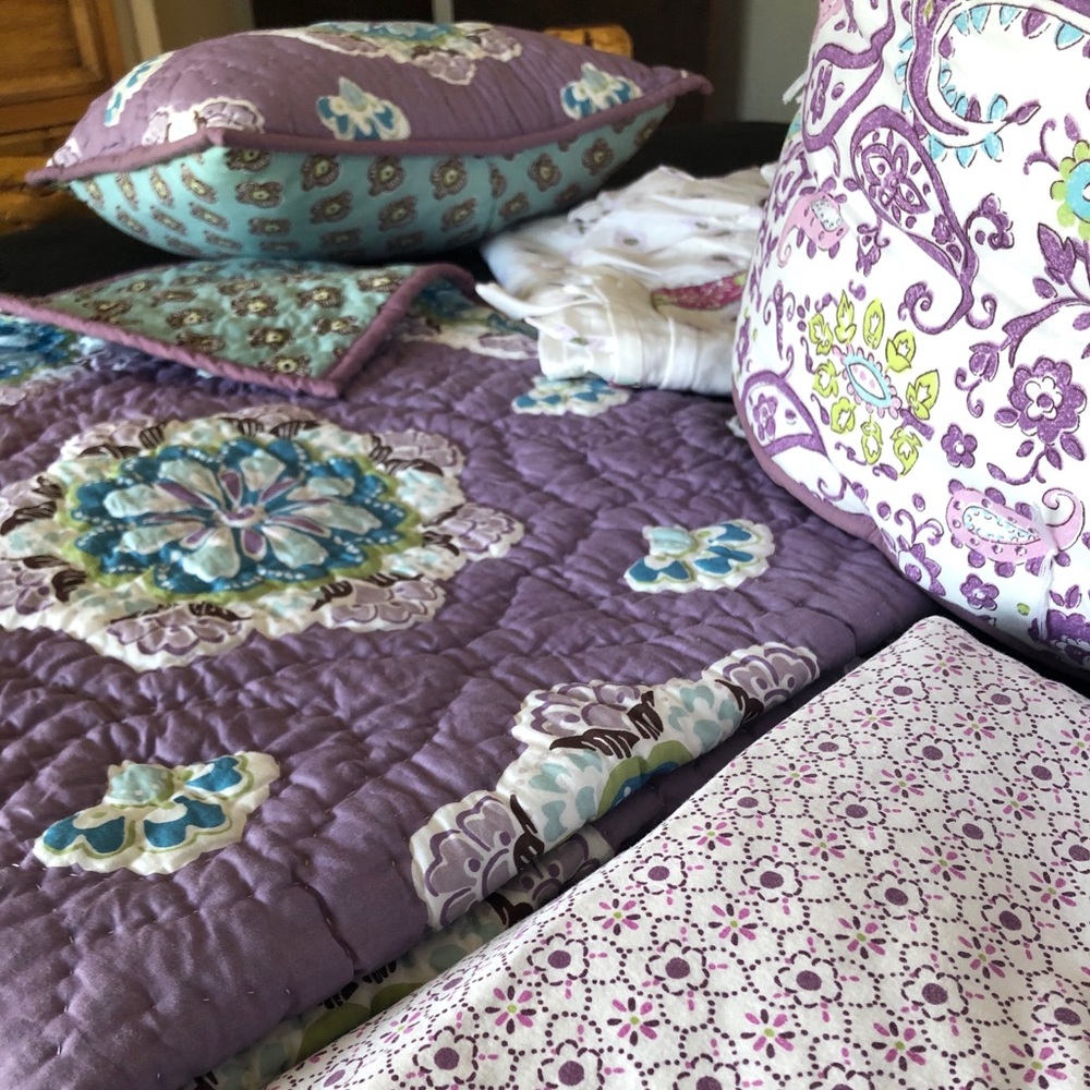 Pottery Barn Crib Bedding Set